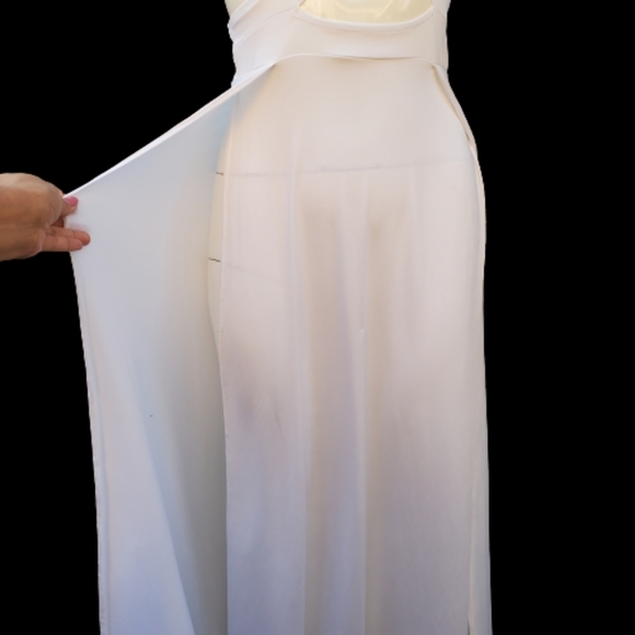 DRESS V CUT NECK LINE SIDE SLITS CUT OUT DETAILS - Picture 9 of 11